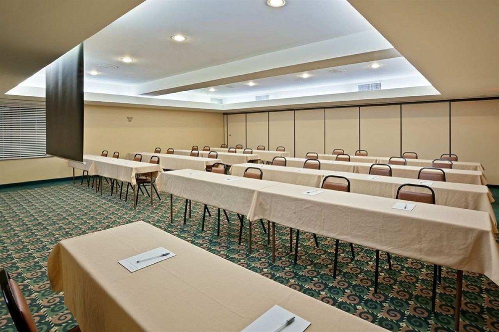 Four Points By Sheraton - Sea World Hotel 3*
