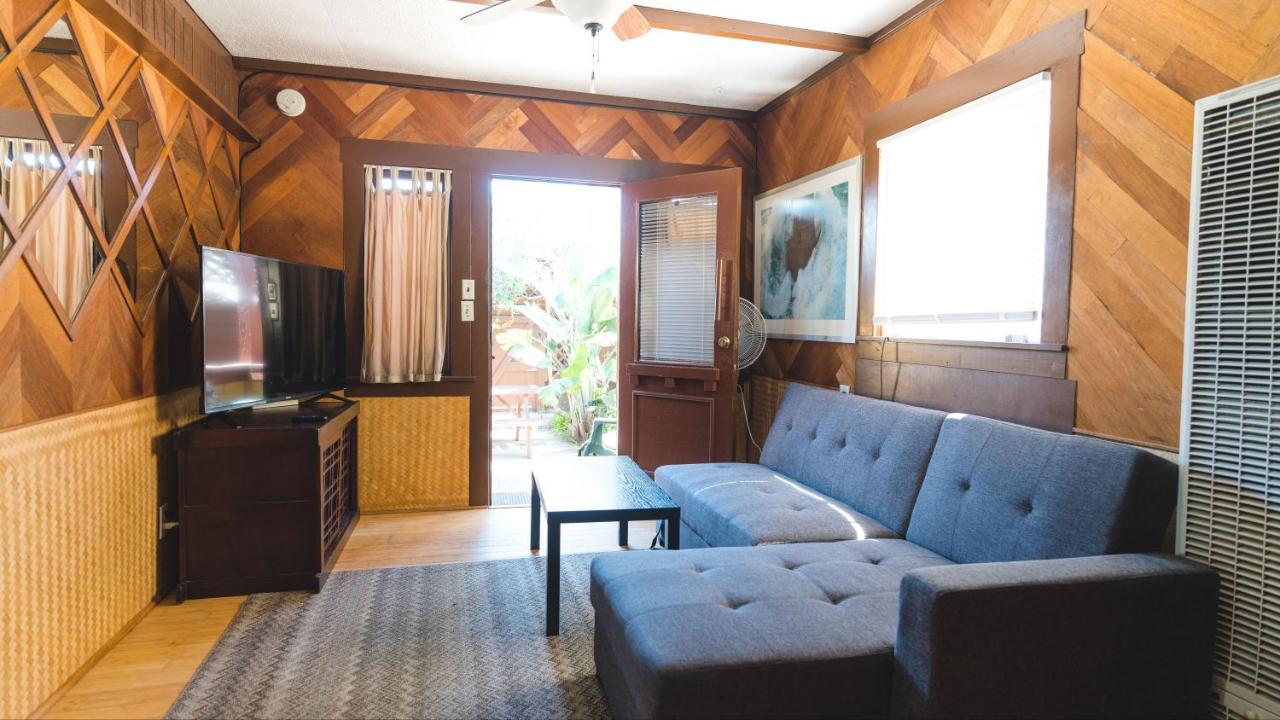Bungalow 1 Block Walk To The Beach Holiday home *