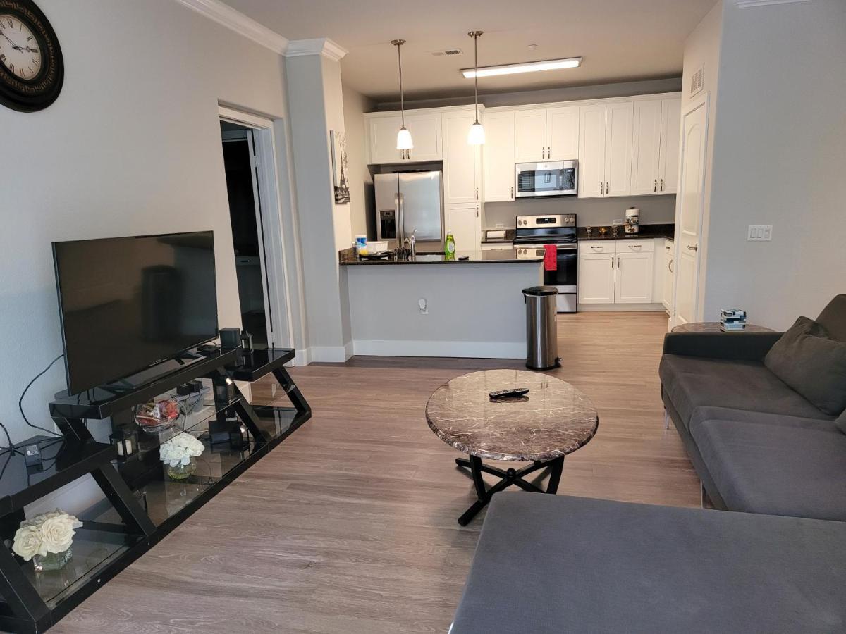 Amazing Vacation & Shopping In 2 Suits And 3 Bath Fb1 Apartment *