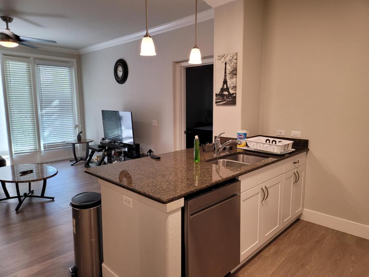 Amazing Vacation & Shopping In 2 Suits And 3 Bath Fb1 Apartment