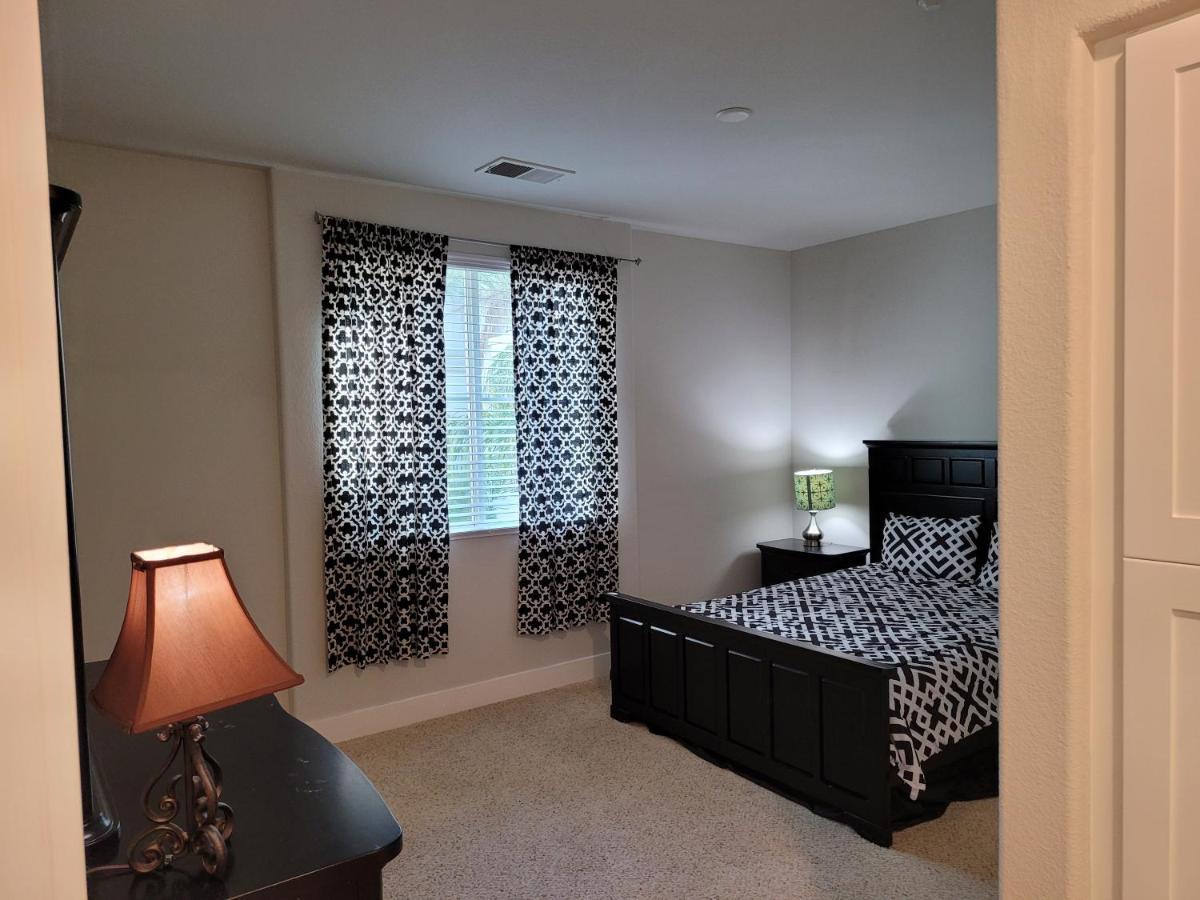 Amazing Vacation & Shopping In 2 Suits And 3 Bath Fb1 Apartment *