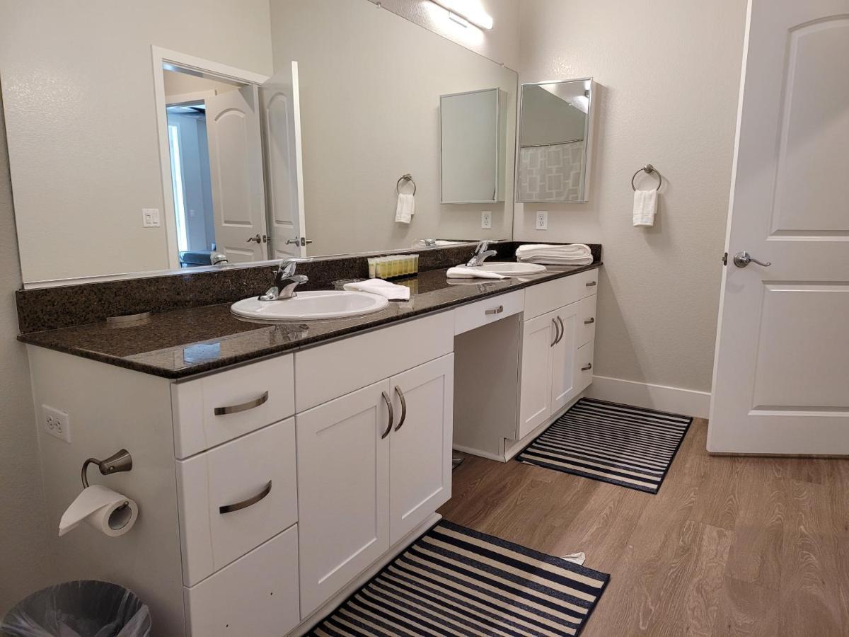Amazing Vacation & Shopping In 2 Suits And 3 Bath Fb1 Apartment San Diego
