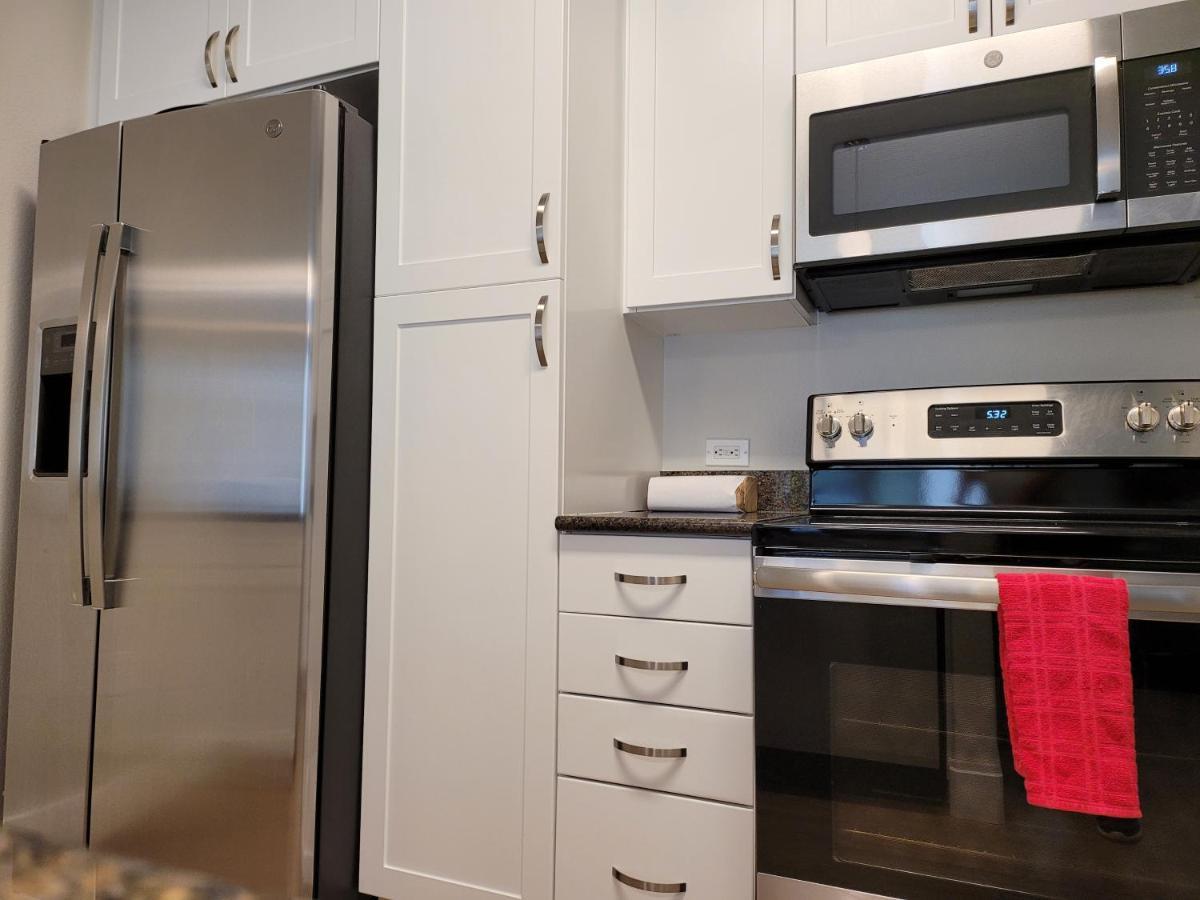 Amazing Vacation & Shopping In 2 Suits And 3 Bath Fb1 *