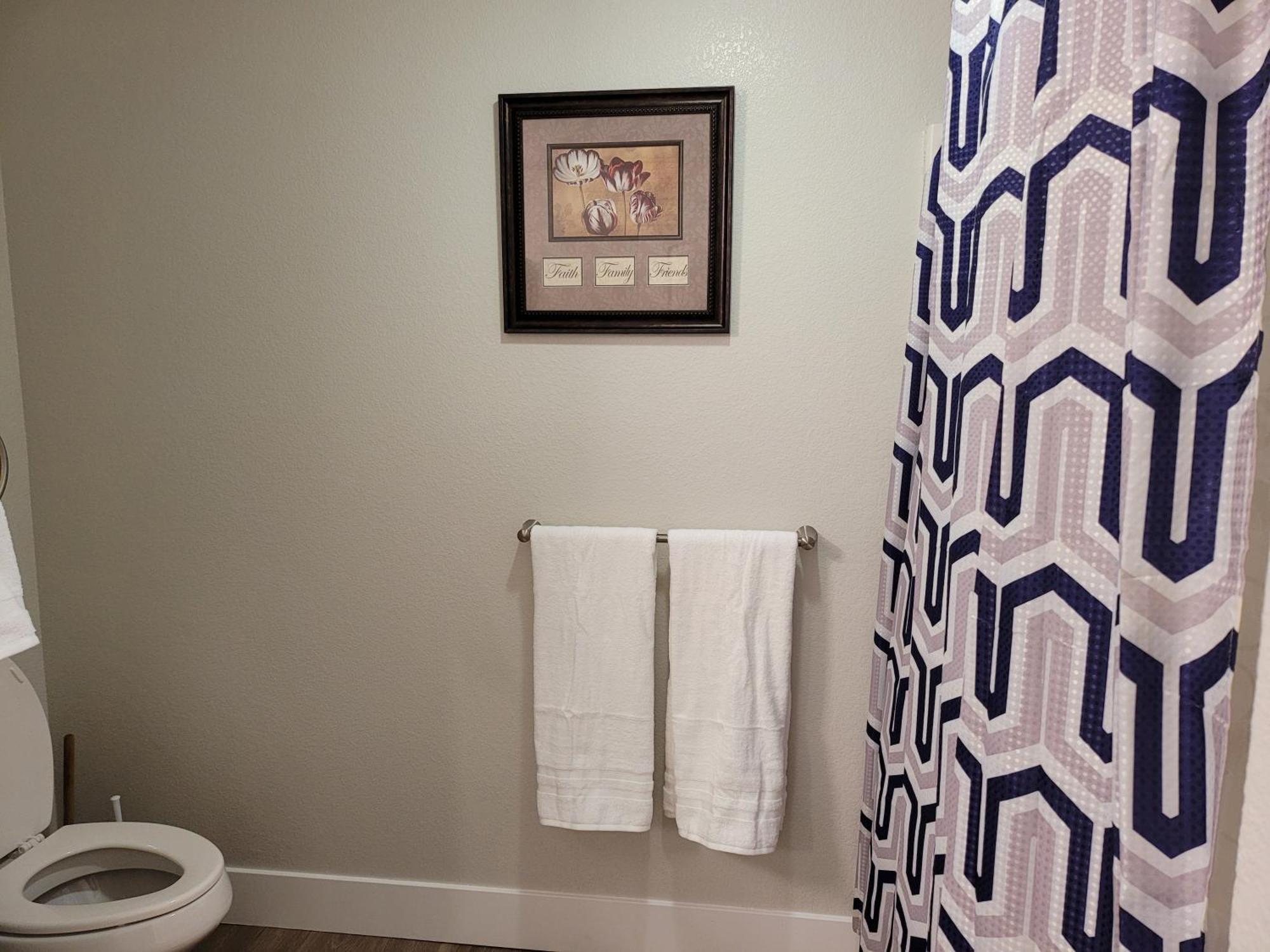 Amazing Vacation & Shopping In 2 Suits And 3 Bath Fb1 Apartment *