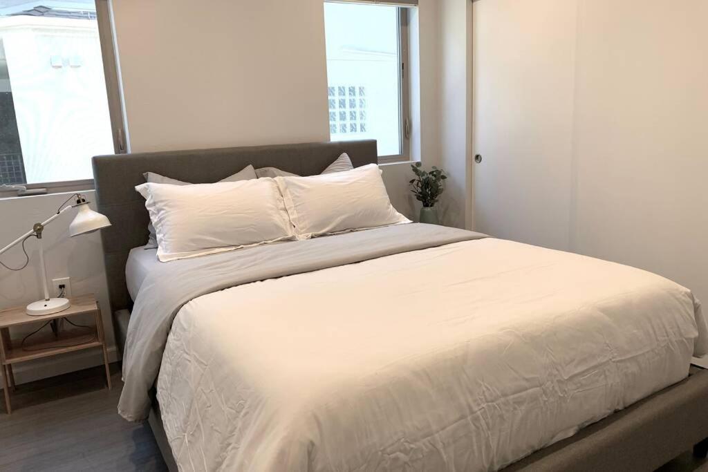 3bd Sleeps 8 Rooftop Bayside Feel The Ocean Breeze * San Diego