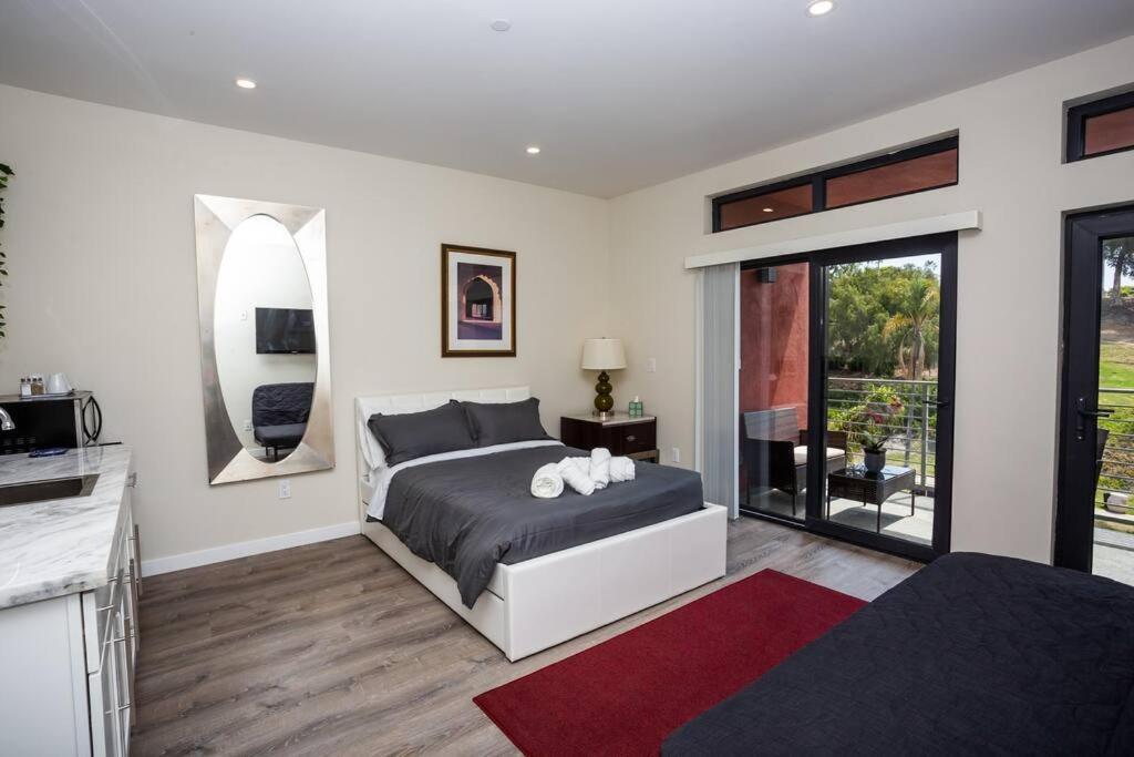 Steps To Balboa Park- Brand New - Cozy