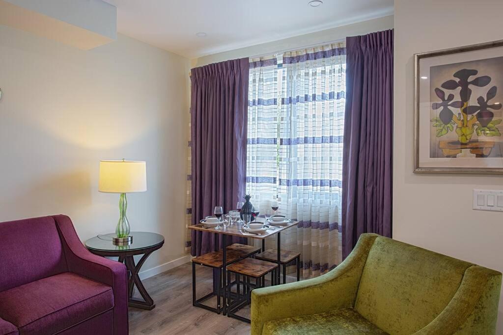 Luxurious One Bedroom With Balboa Park View Apartment *