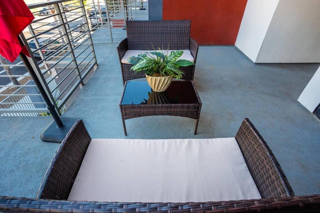Awesome Balboa Park View With Huge Balcony In Sd Inn