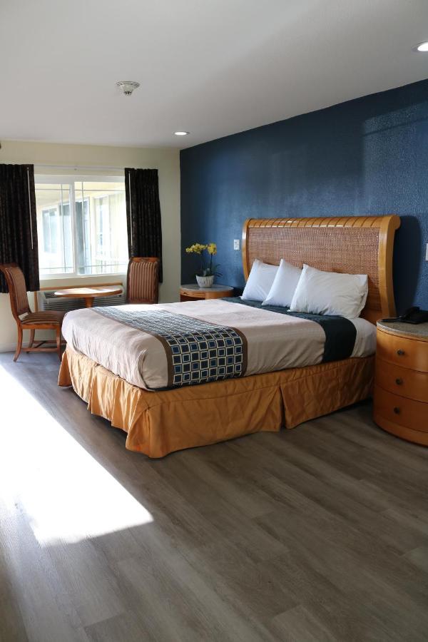 Valli Hi Motel 2*