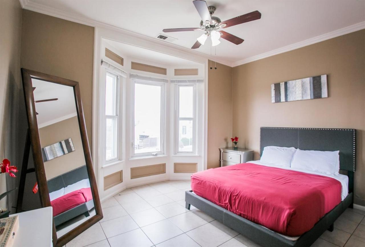 Holiday home 3bd Little Italy A++ Location *