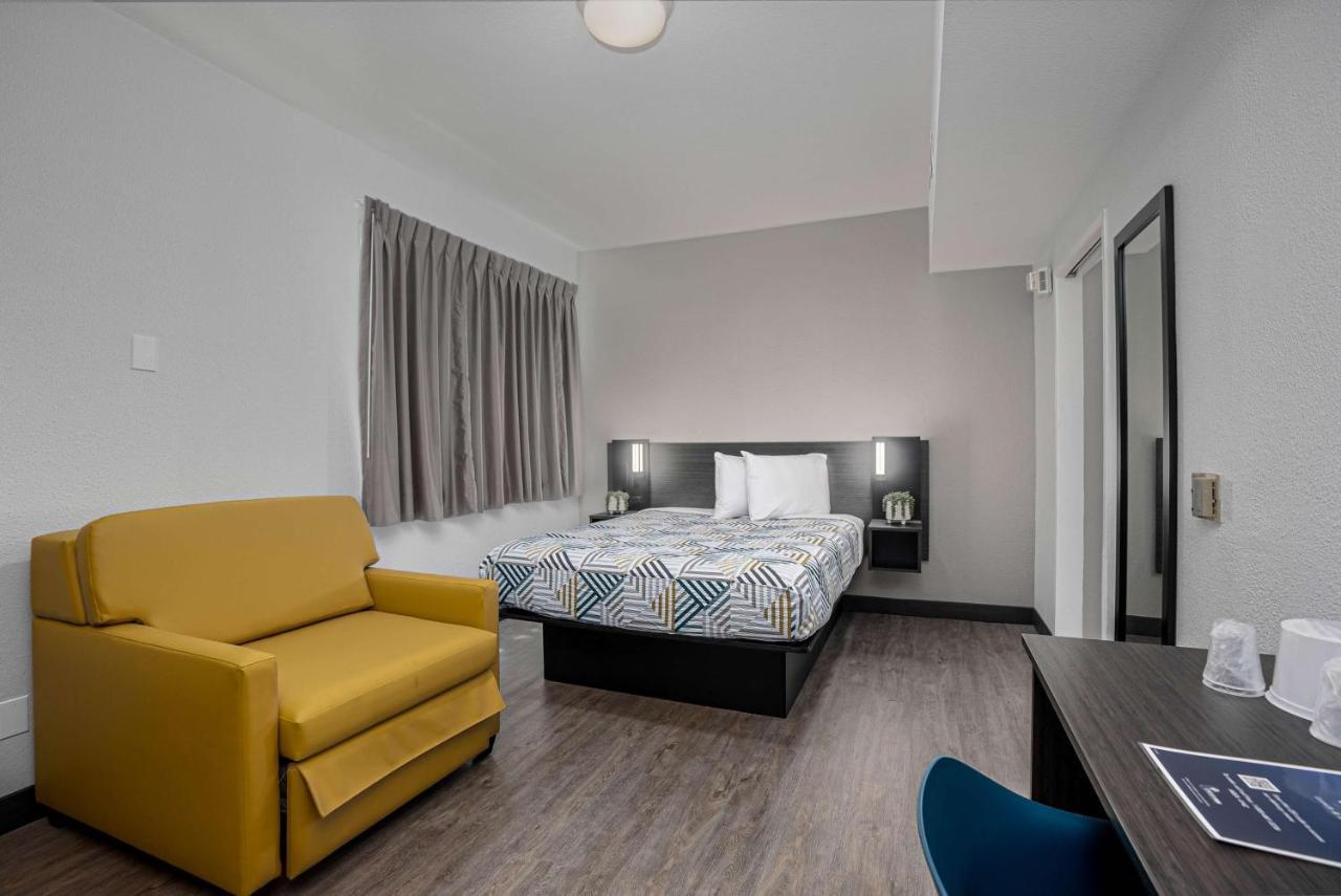 Hotel 6-san Diego, Ca - Downtown 2*