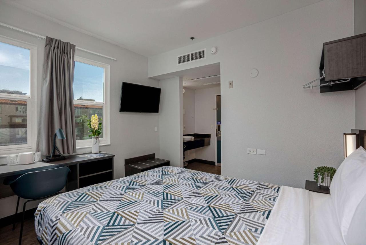 Hotel 6-san Diego, Ca - Downtown San Diego