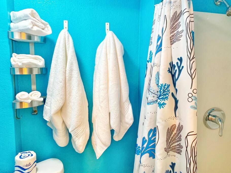 Artistic Paradise Studio With Balcony Near Downtown San Diego! Perfect For Travelers And Couples!