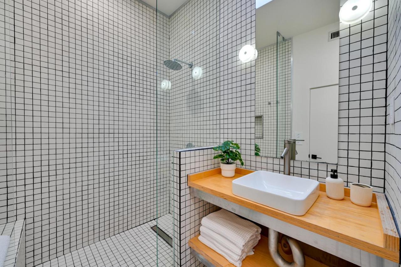 Bright Retreat With Patio In Little Italy!
