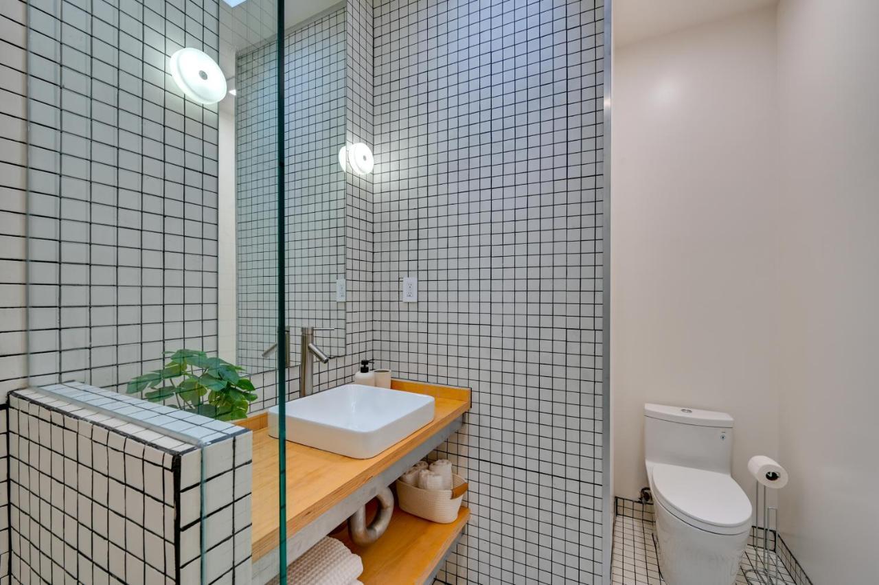 Bright Retreat With Patio In Little Italy! Holiday home