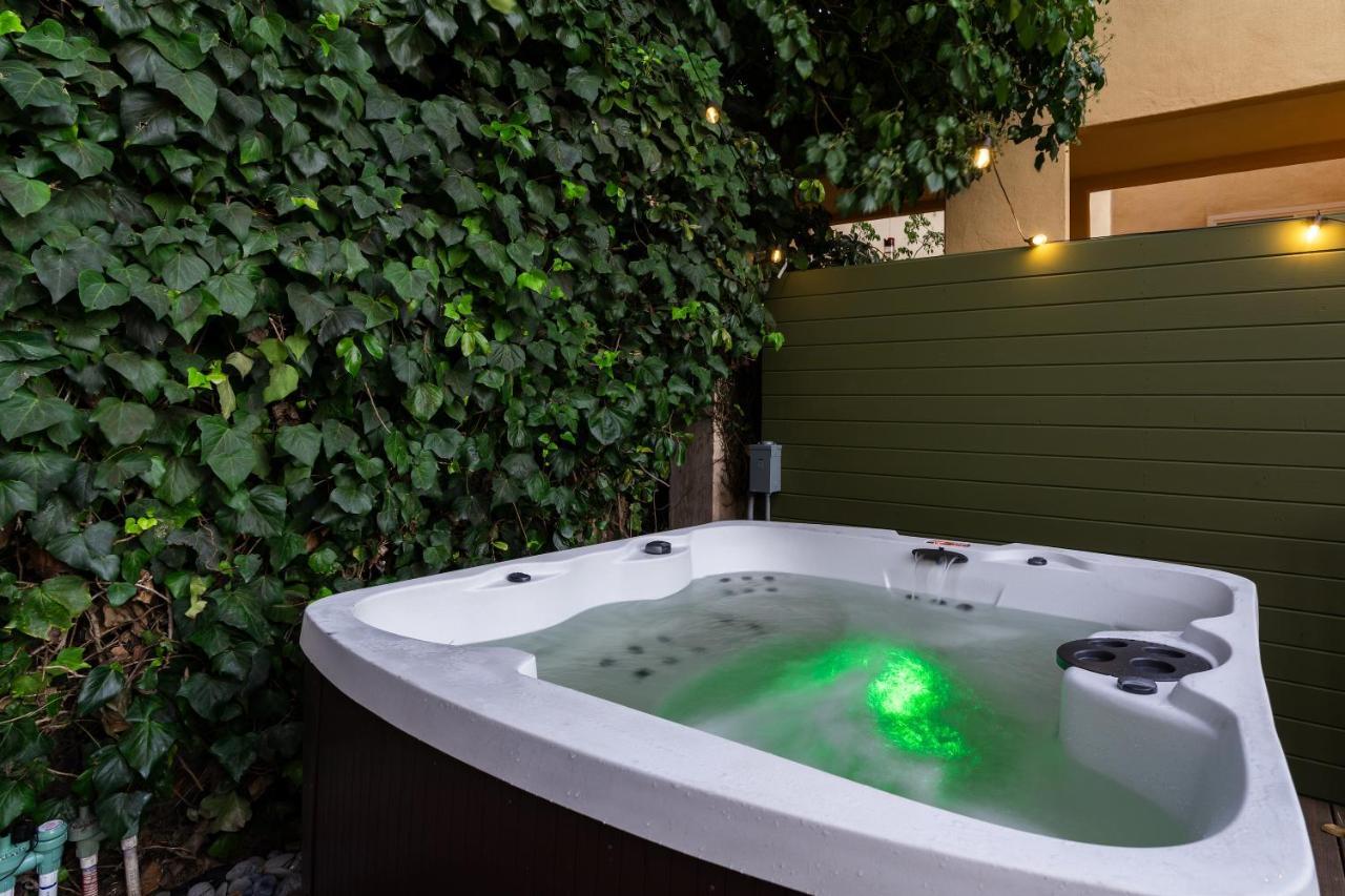 Holiday home Rooftop City/water Views*jacuzzi*king Beds*central