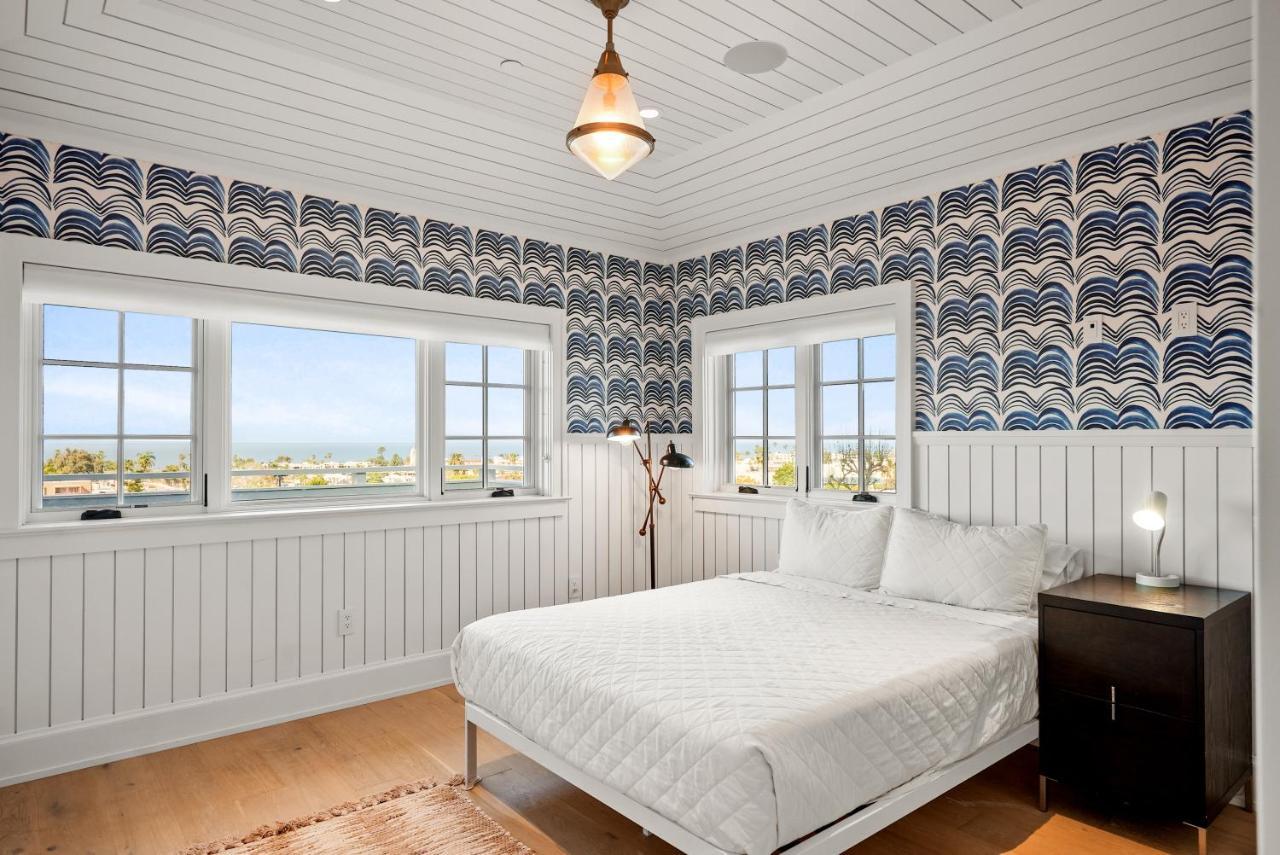 Holiday home Coastal La Jolla Luxury W Ac, Patios, & Massive Ocean Views! *