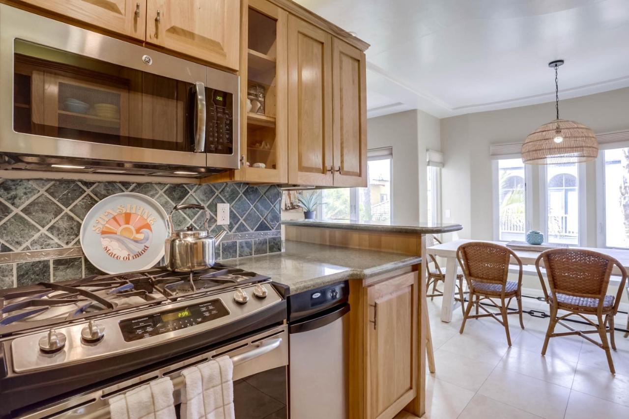Stunning Ocean View W Rooftop Terrace, Firepit, Fast Wifi, Ac & Parking! Сasa de vacaciones *