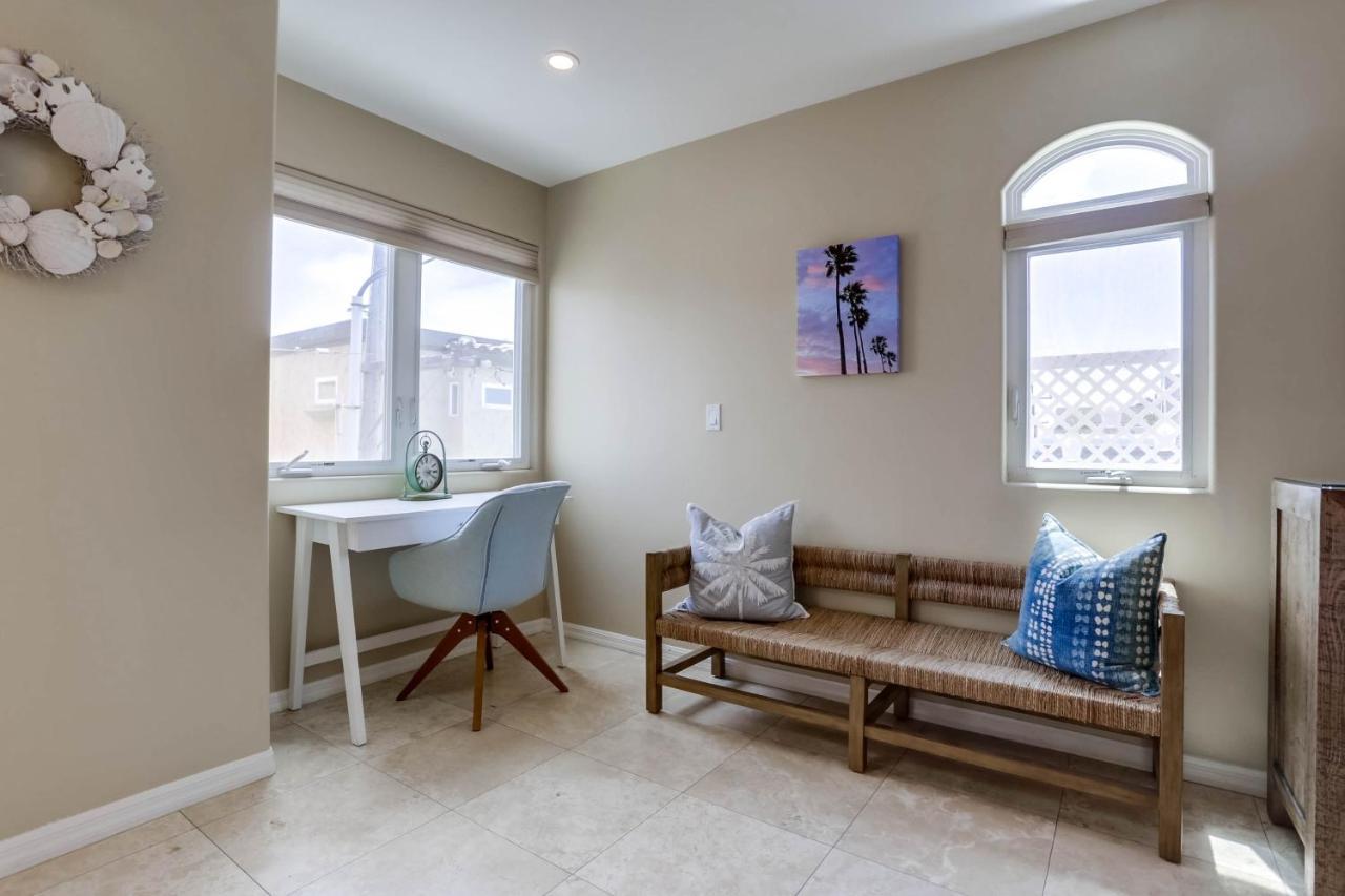 Stunning Ocean View W Rooftop Terrace, Firepit, Fast Wifi, Ac & Parking! Сasa de vacaciones