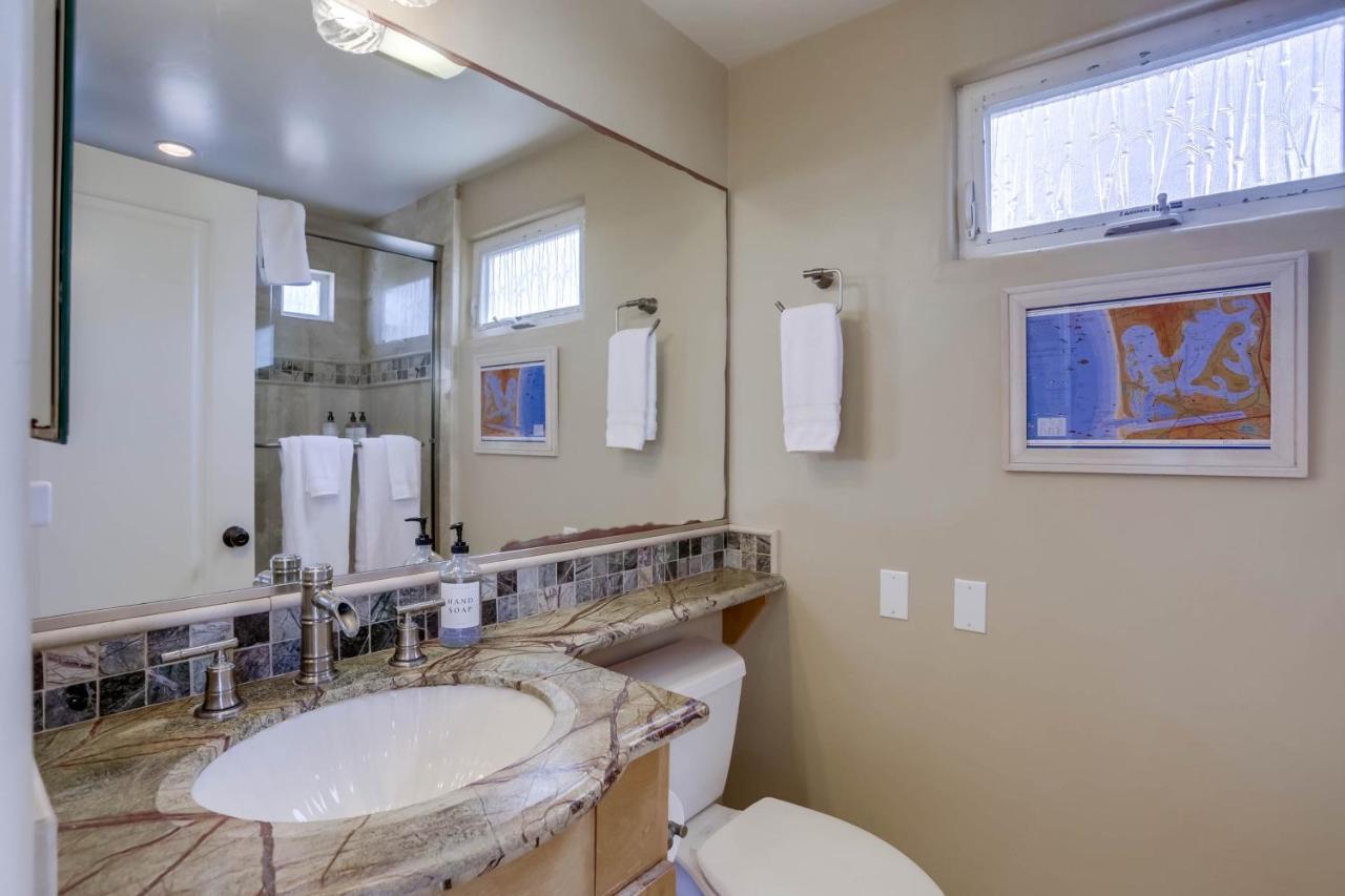 Stunning Ocean View W Rooftop Terrace, Firepit, Fast Wifi, Ac & Parking! *