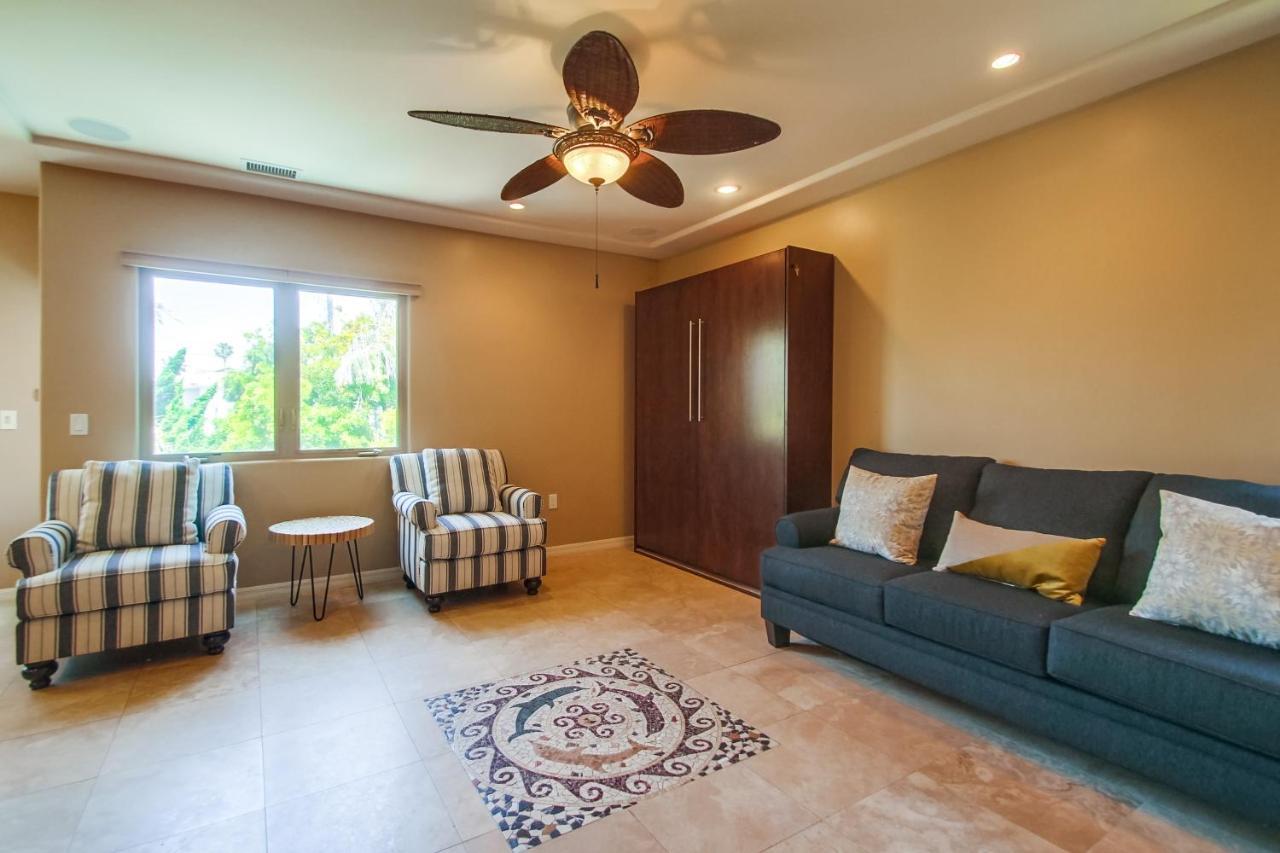Rooftop Paradise W Private Patio, Garage & Ac Holiday home *