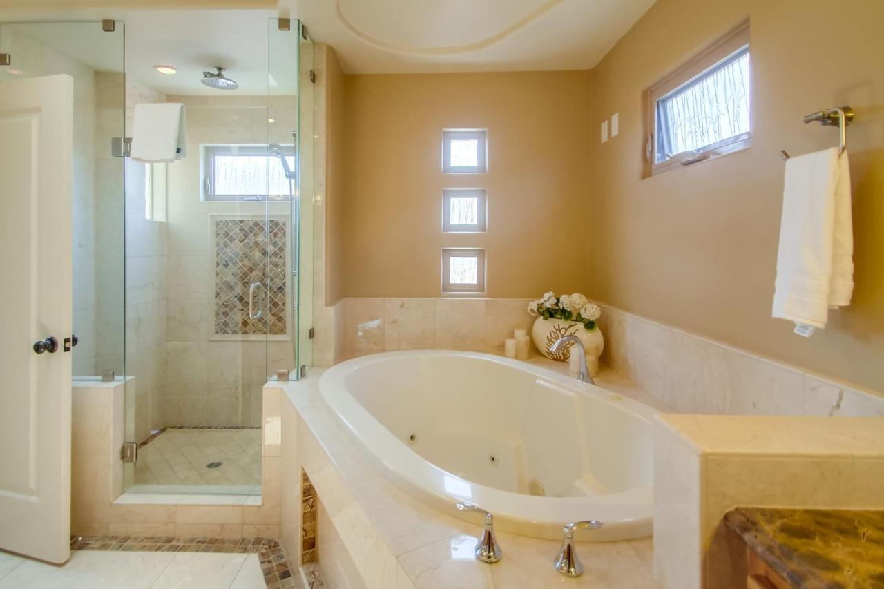 Rooftop Paradise W Private Patio, Garage & Ac San Diego