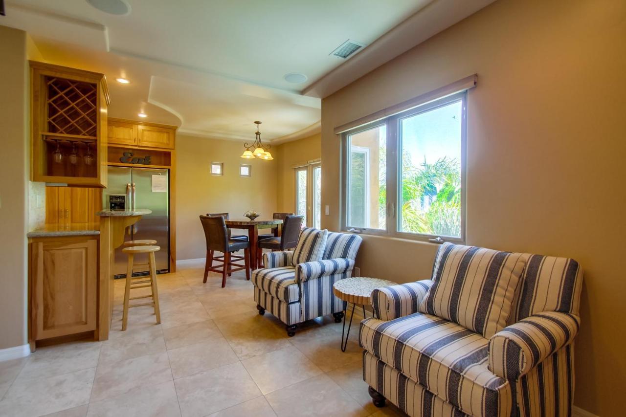 Rooftop Paradise W Private Patio, Garage & Ac Holiday home San Diego