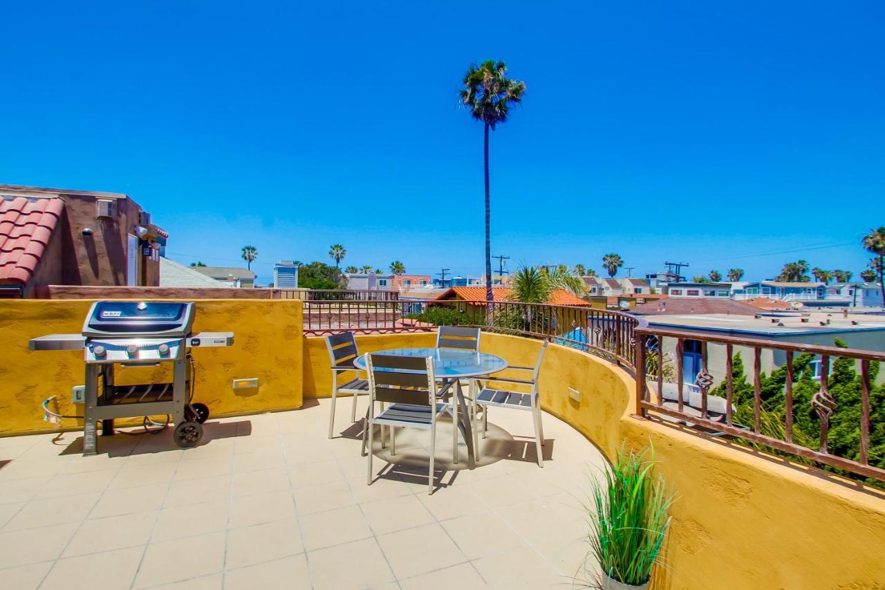 Rooftop Paradise W Private Patio, Garage & Ac Holiday home