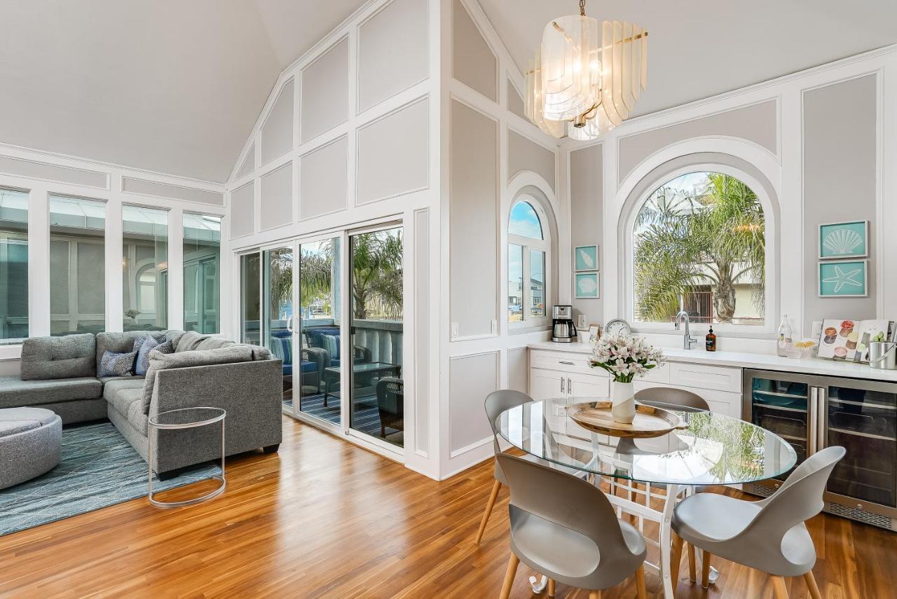 Massive W Stunning Rooftop, Parking, Spa, Ac & Bay Views! * San Diego