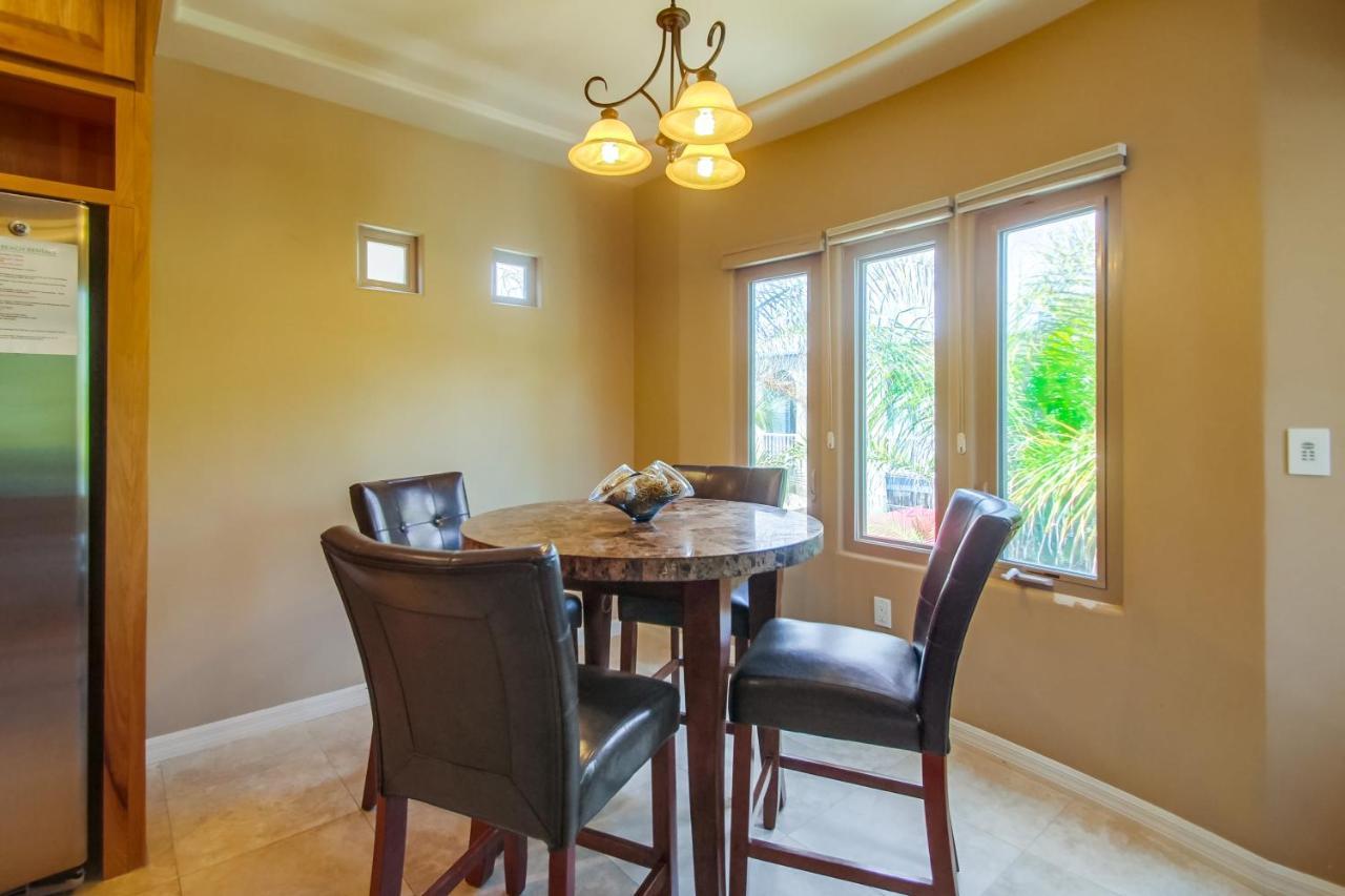 Rooftop Paradise W Private Patio, Garage & Ac *