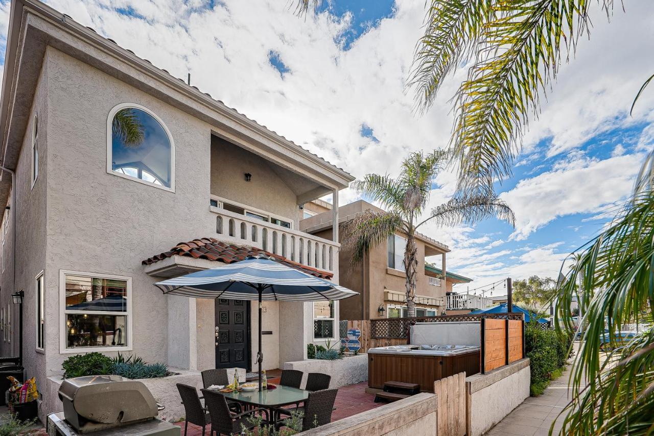 Holiday home Massive W Stunning Rooftop, Parking, Spa, Ac & Bay Views! *