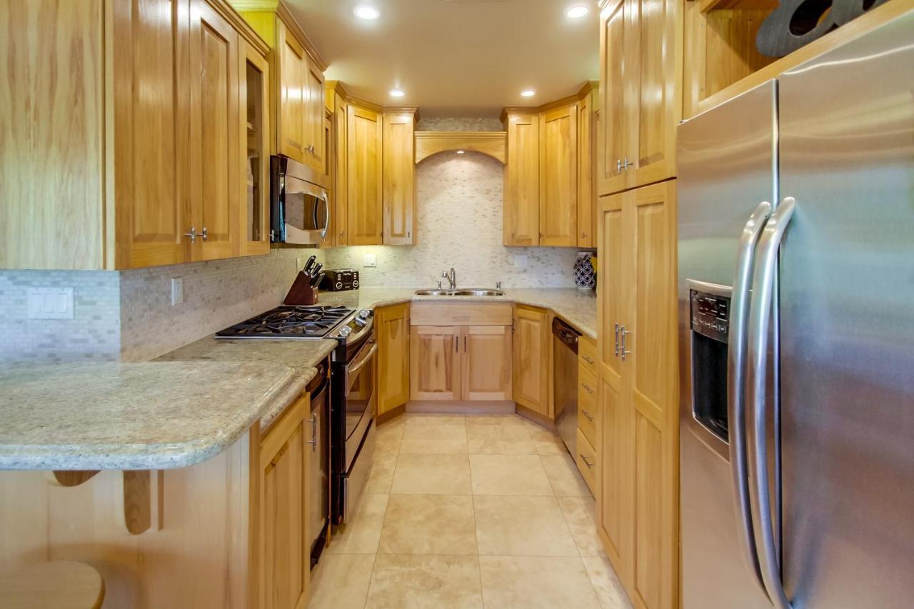 Rooftop Paradise W Private Patio, Garage & Ac