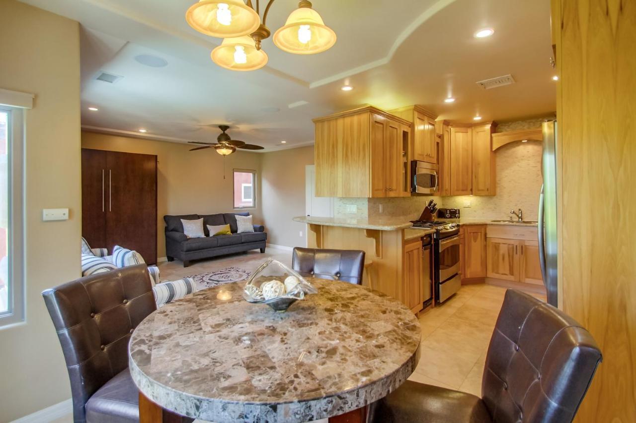 Rooftop Paradise W Private Patio, Garage & Ac Holiday home