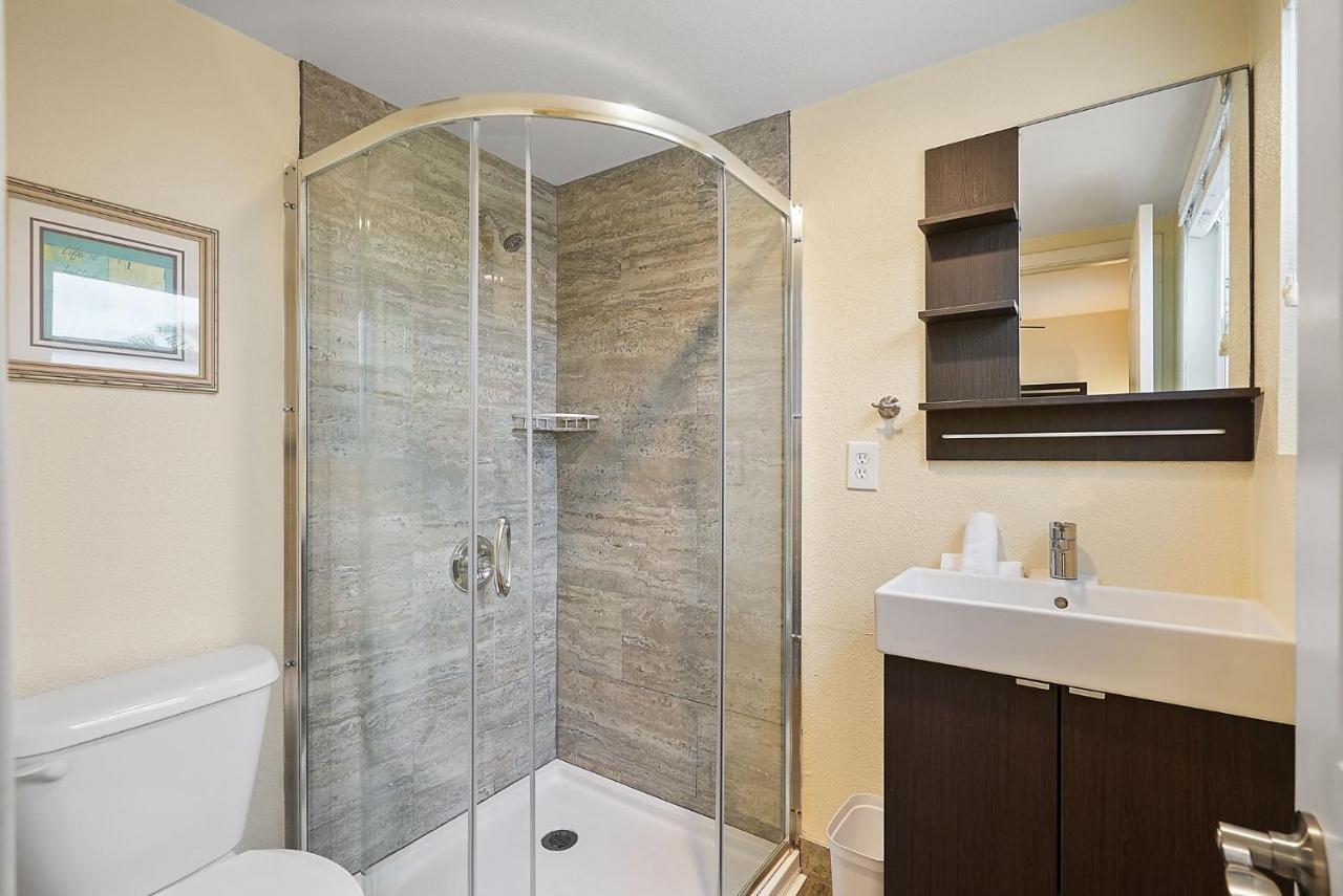 Holiday home Perfection - Ocean Views, Parking, Pet Friendly & Steps2sand San Diego