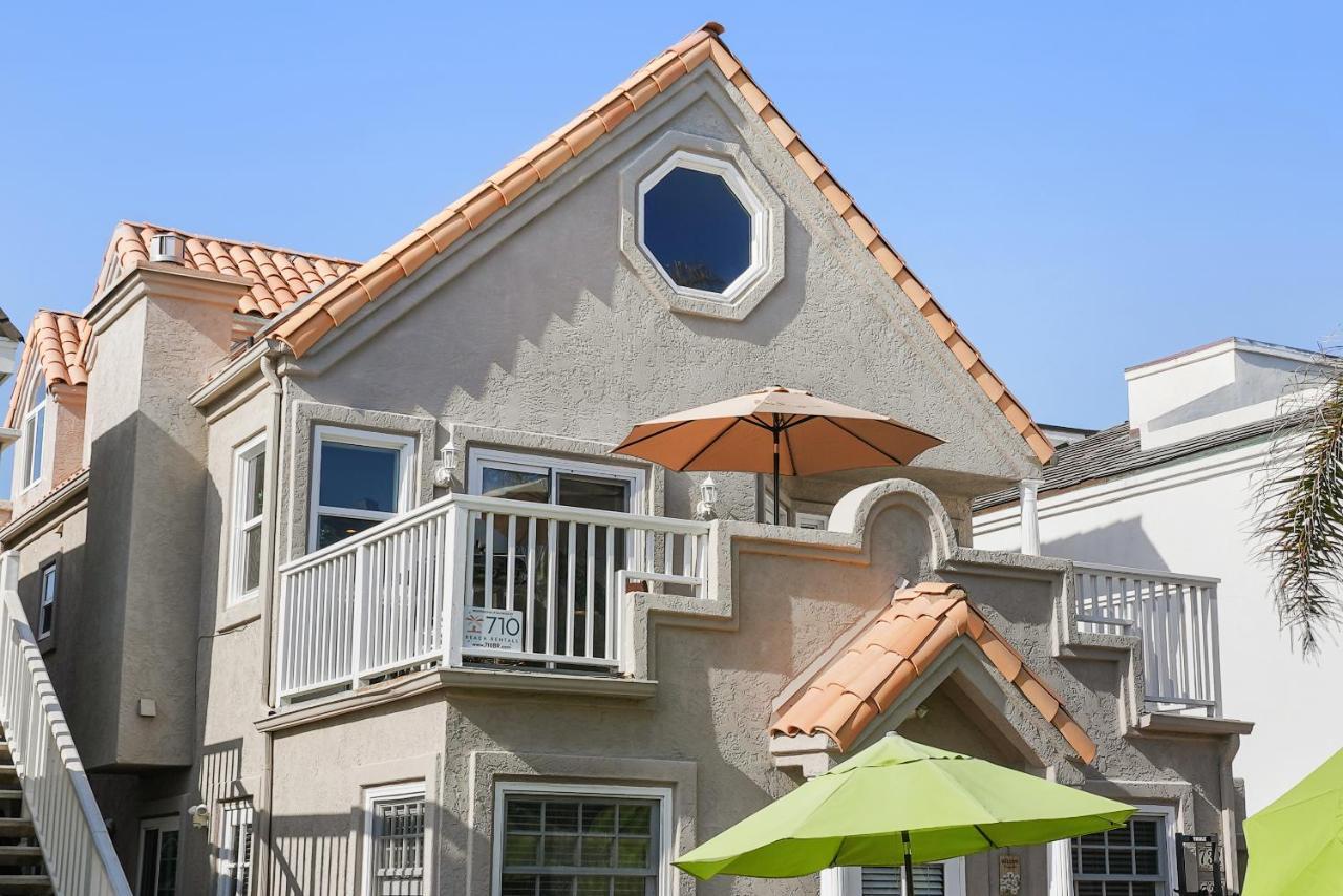 Stunning With Fireplace, Fast Wifi, Grill & Outdoor Seating!