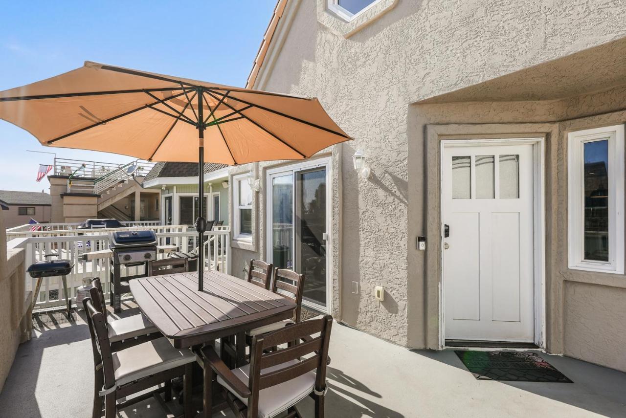Stunning With Fireplace, Fast Wifi, Grill & Outdoor Seating! Holiday home *