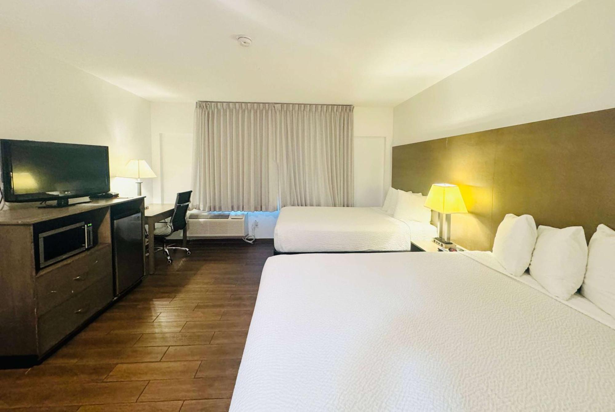Ramada By Wyndham Airport