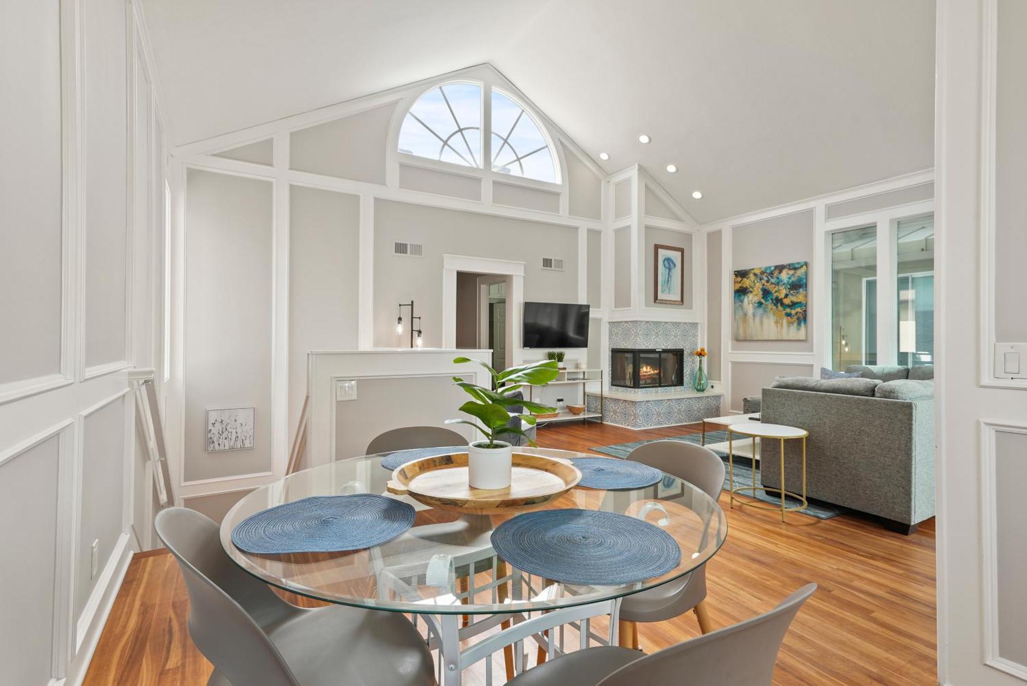 Massive W Stunning Rooftop, Parking, Spa, Ac & Bay Views!