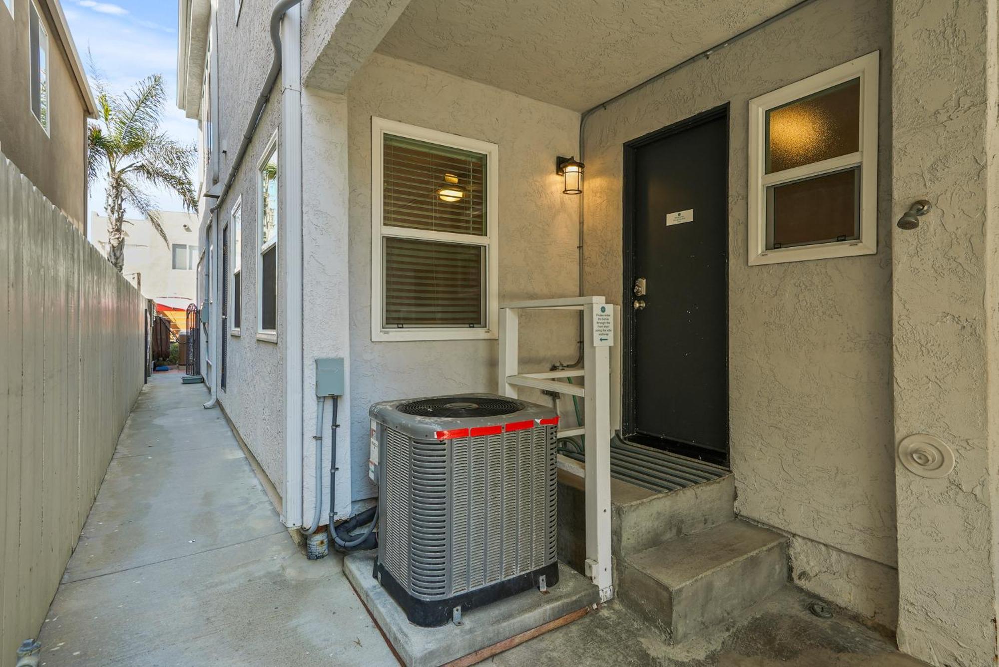 Massive W Stunning Rooftop, Parking, Spa, Ac & Bay Views! * San Diego