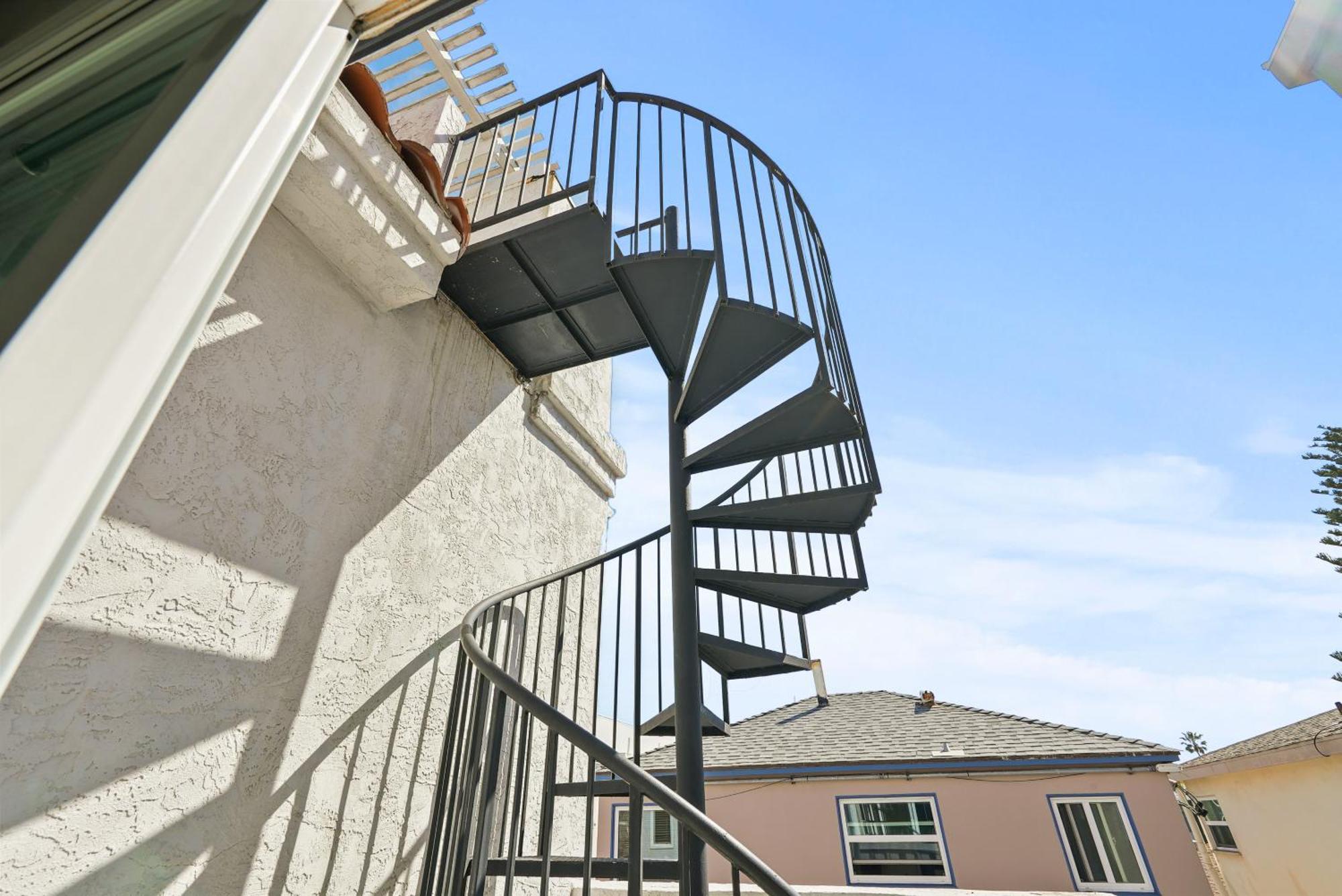 Holiday home Massive W Stunning Rooftop, Parking, Spa, Ac & Bay Views! *