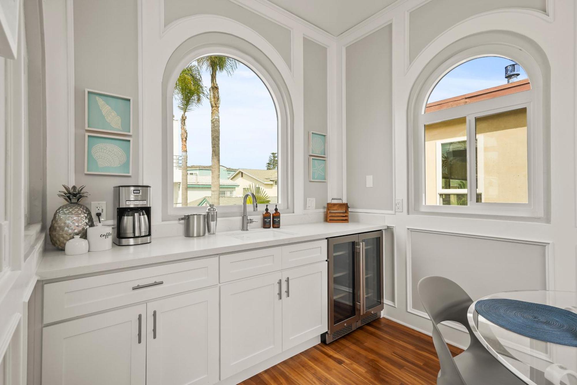 Holiday home Massive W Stunning Rooftop, Parking, Spa, Ac & Bay Views!