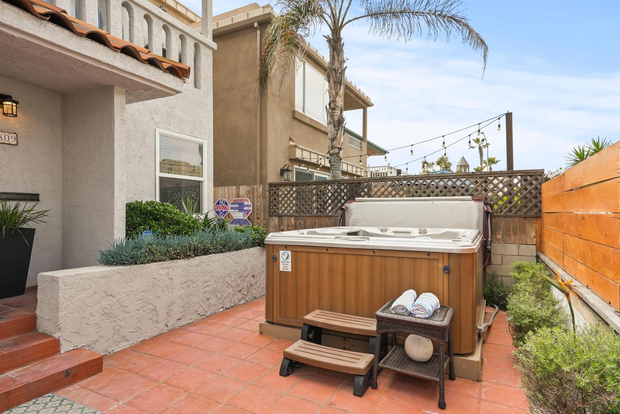 Massive W Stunning Rooftop, Parking, Spa, Ac & Bay Views!