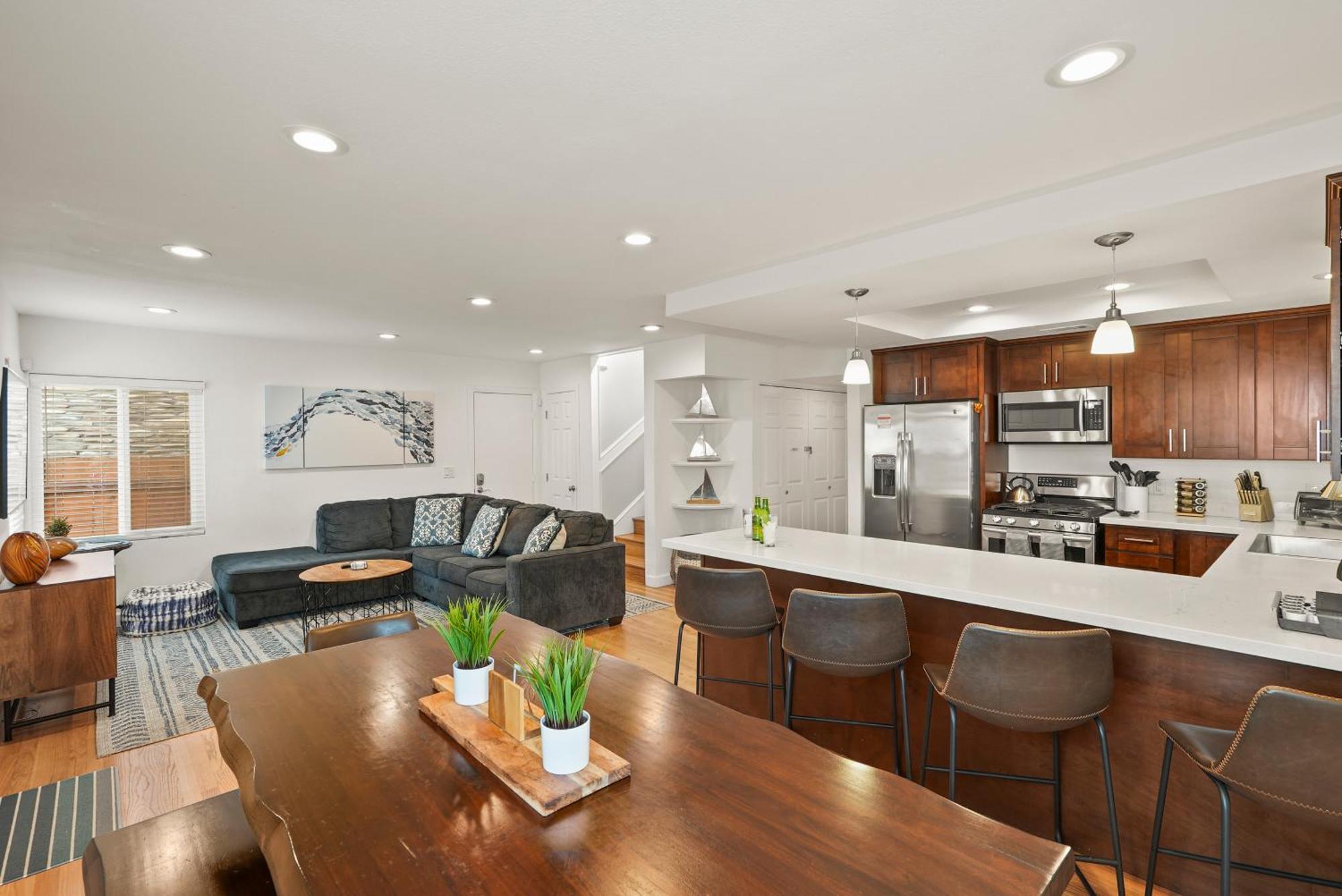 Massive W Stunning Rooftop, Parking, Spa, Ac & Bay Views! Holiday home San Diego