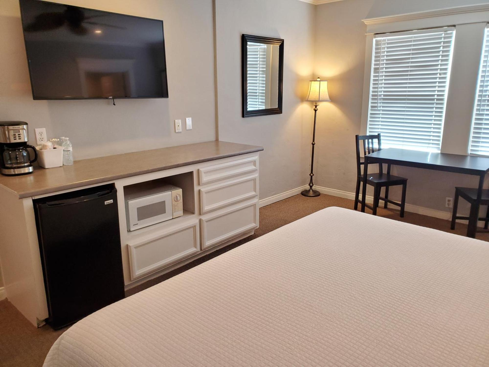 Coronado Inn 3*