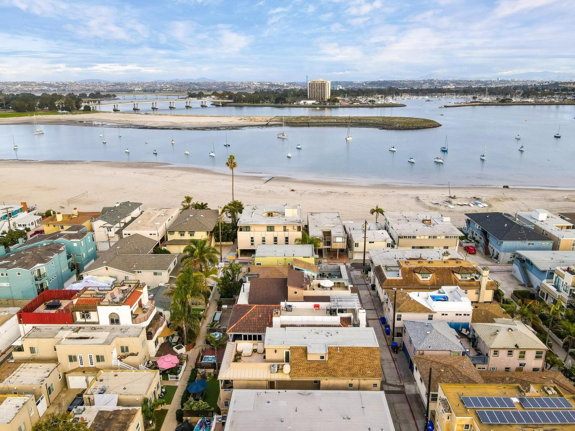 Massive W Stunning Rooftop, Parking, Spa, Ac & Bay Views! Holiday home San Diego