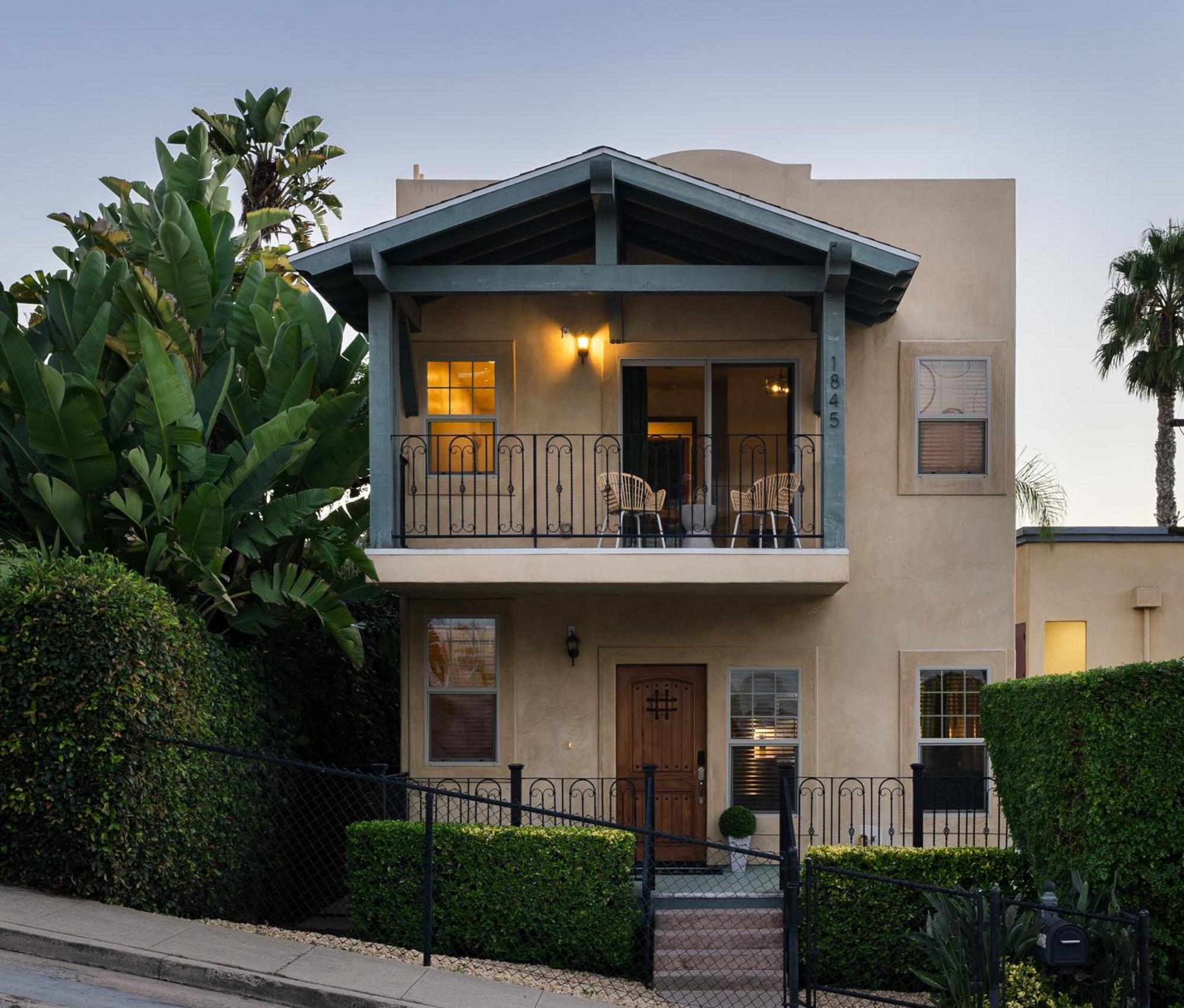 Rooftop City/water Views*jacuzzi*king Beds*central San Diego
