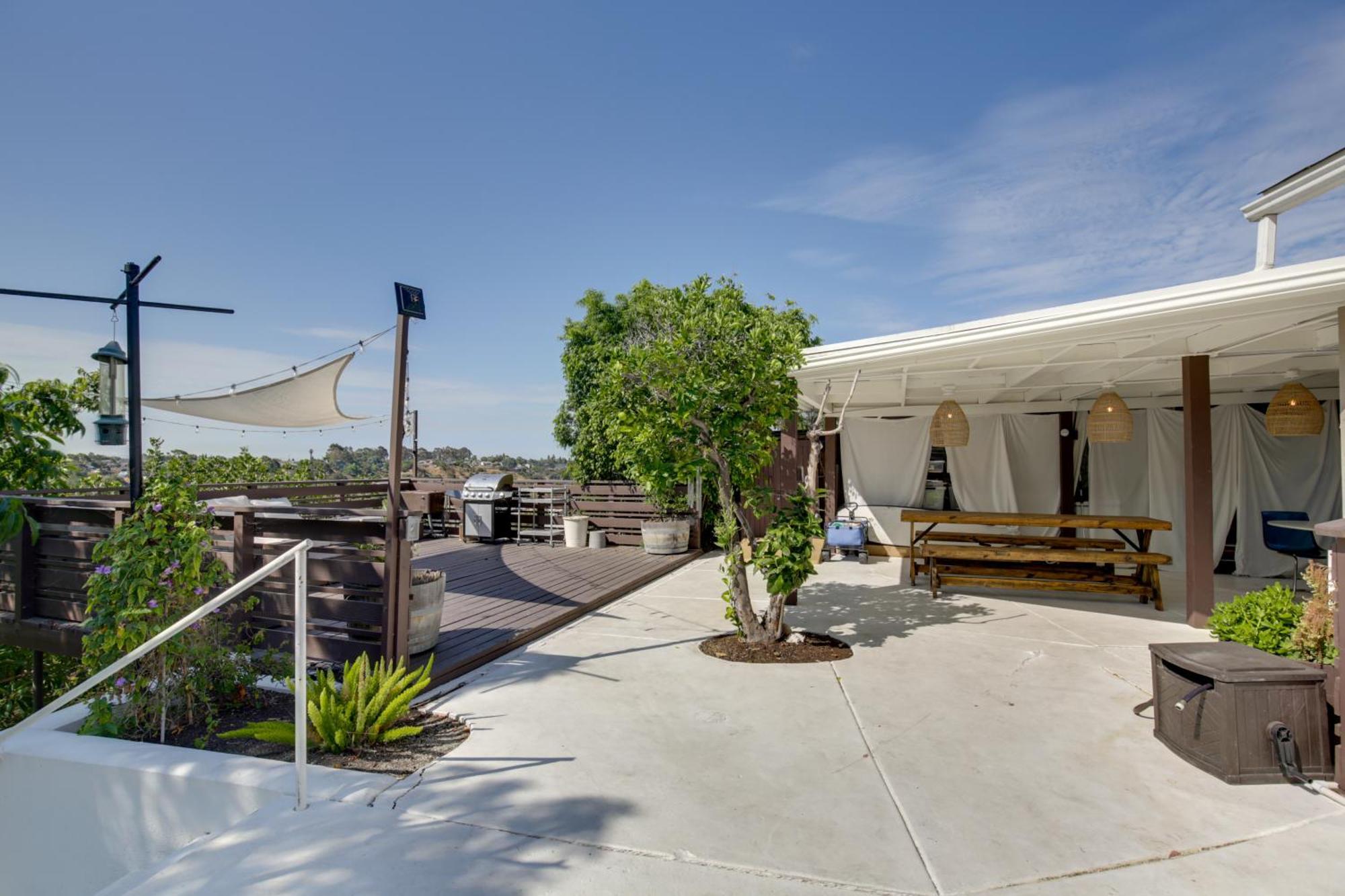 Gem With Private Hot Tub, Close To Dtwn! Сasa de vacaciones