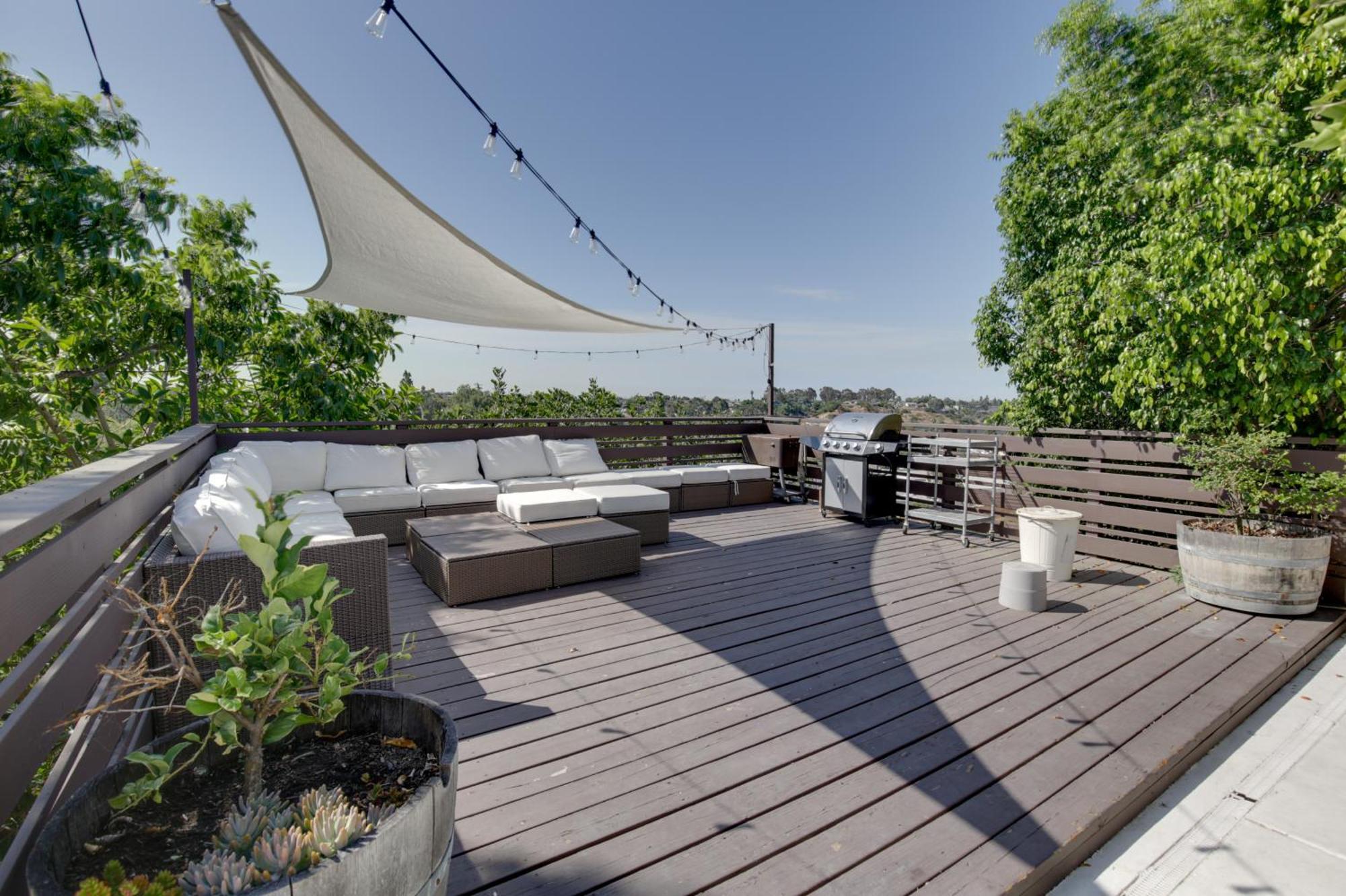 Gem With Private Hot Tub, Close To Dtwn!