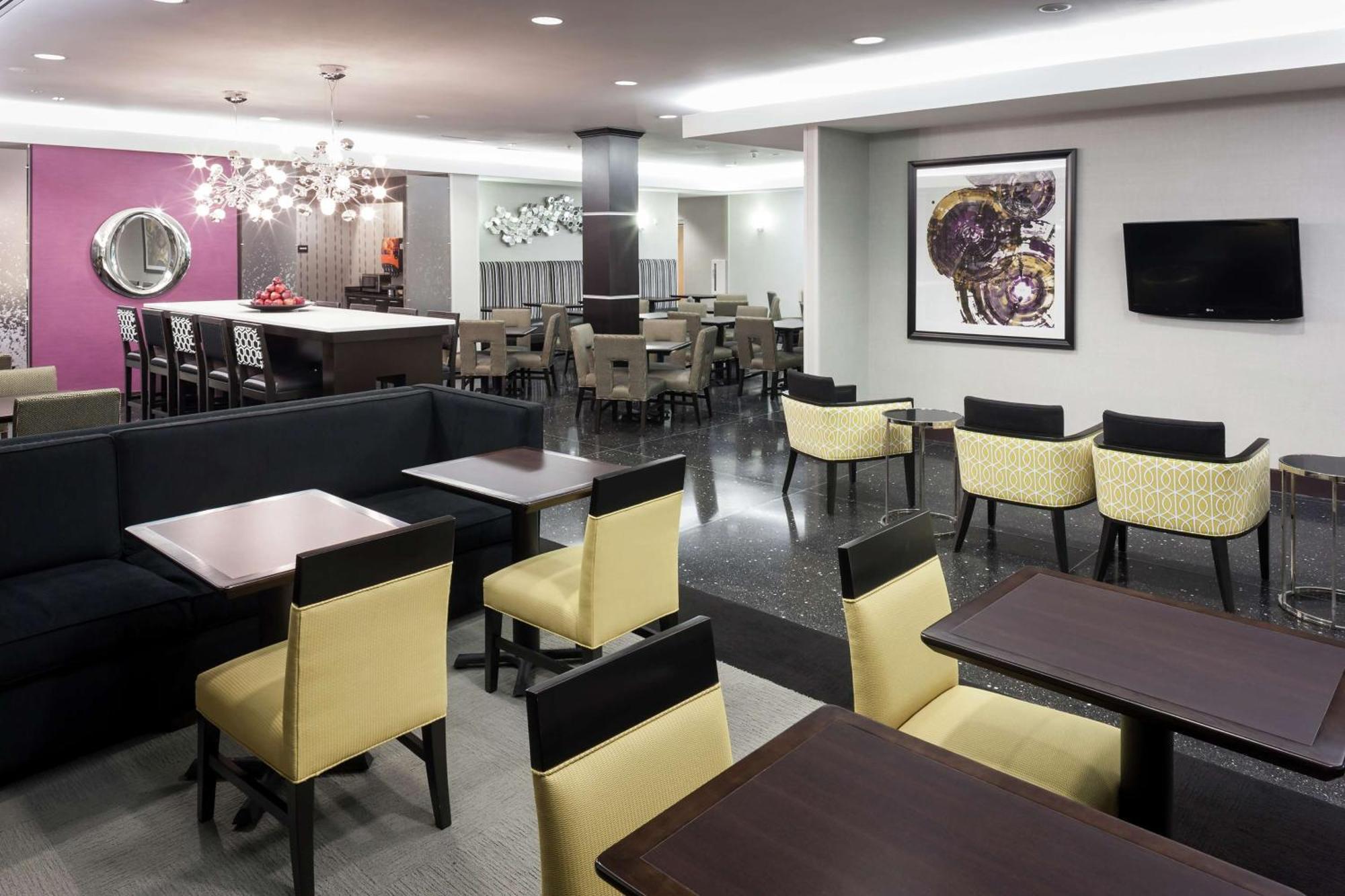 Hampton Downtown Hotel