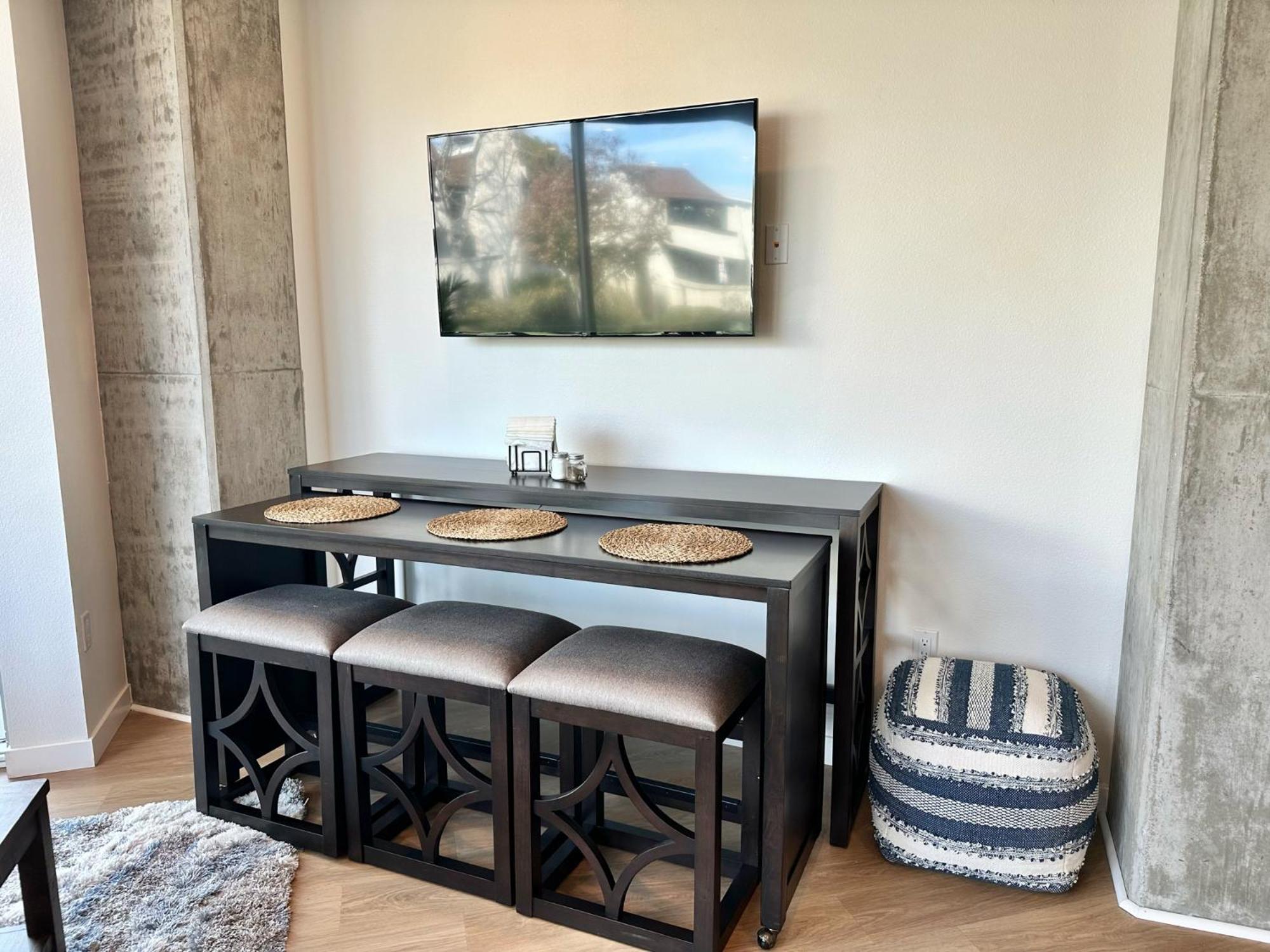 Nimitz Crossing Luxury Residences Apartment